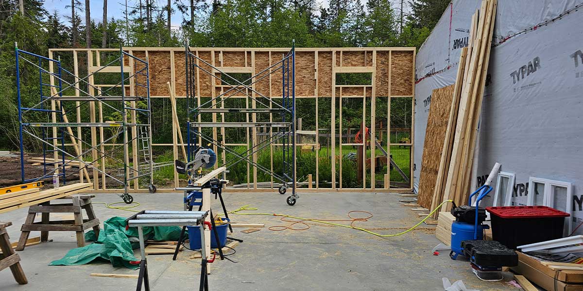 Gus Schultz's carpentry workshop where power tools and woodworking equipment are tested for HowToCarpentry reviews